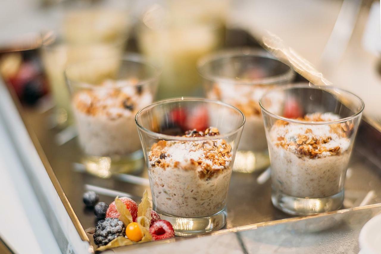 Lotte Hotel سامارا المظهر الخارجي الصورة Overnight oats