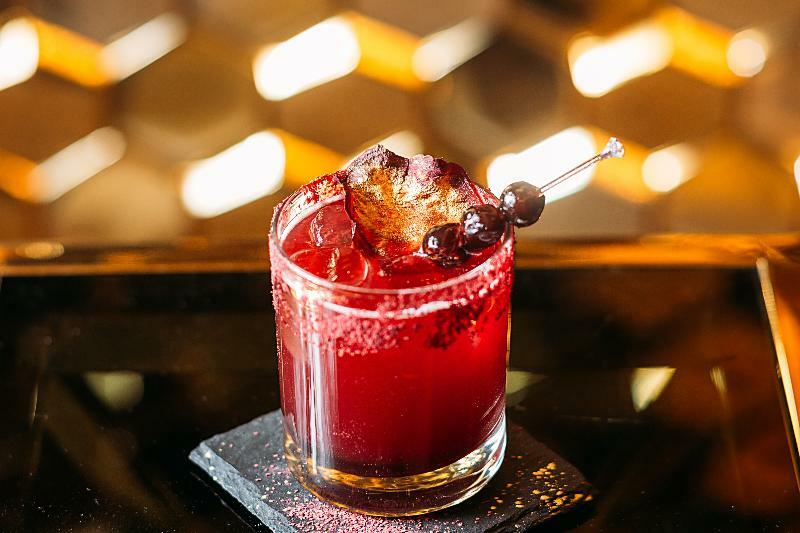 Lotte Hotel سامارا المظهر الخارجي الصورة A Clover Club cocktail